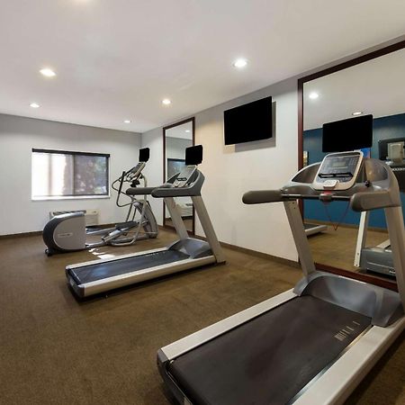 וויצ'יטה Comfort Inn East מראה חיצוני תמונה