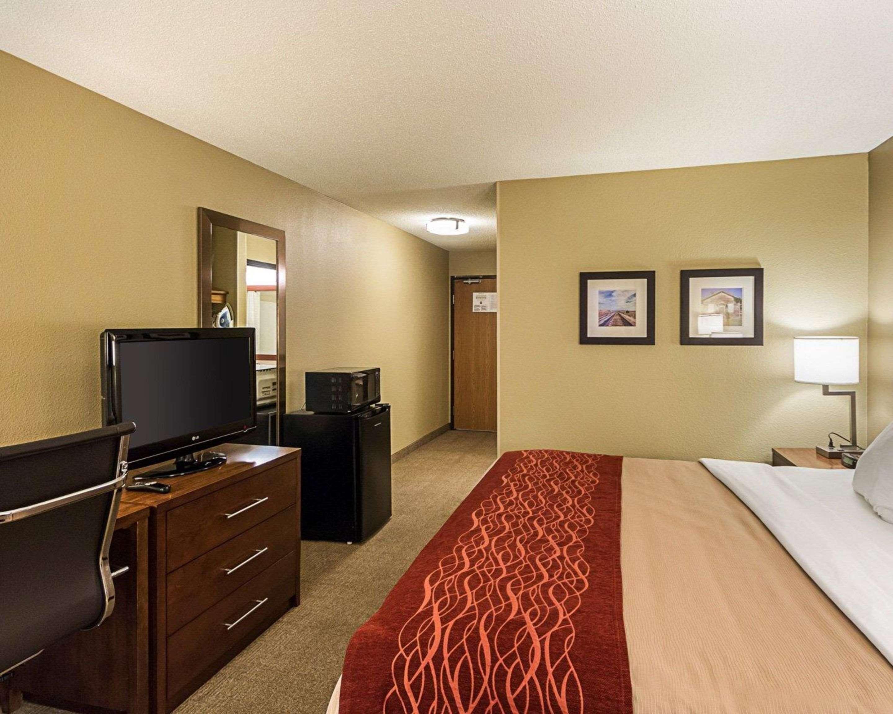 וויצ'יטה Comfort Inn East מראה חיצוני תמונה