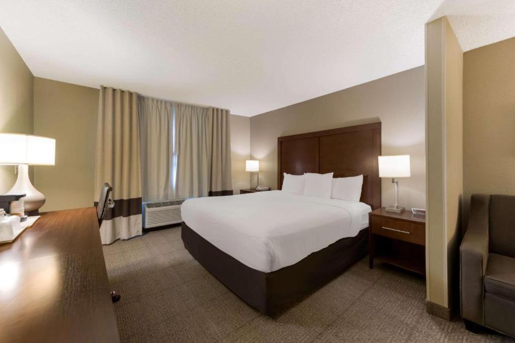 וויצ'יטה Comfort Inn East מראה חיצוני תמונה