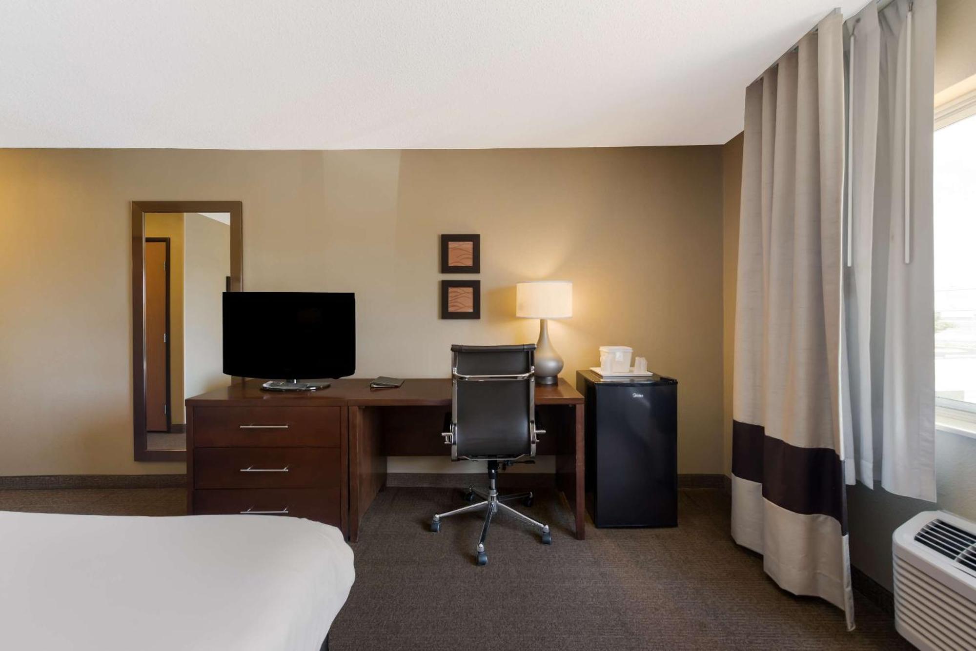 וויצ'יטה Comfort Inn East מראה חיצוני תמונה