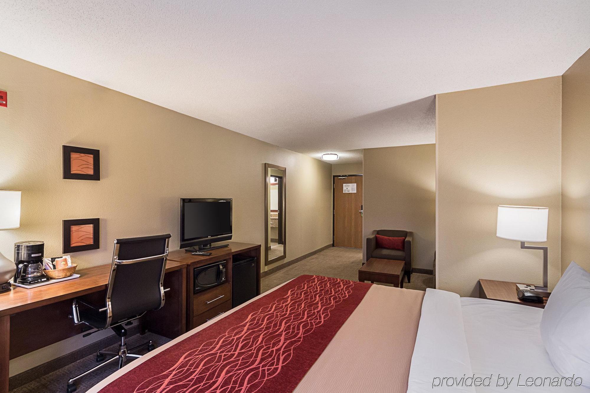 וויצ'יטה Comfort Inn East מראה חיצוני תמונה