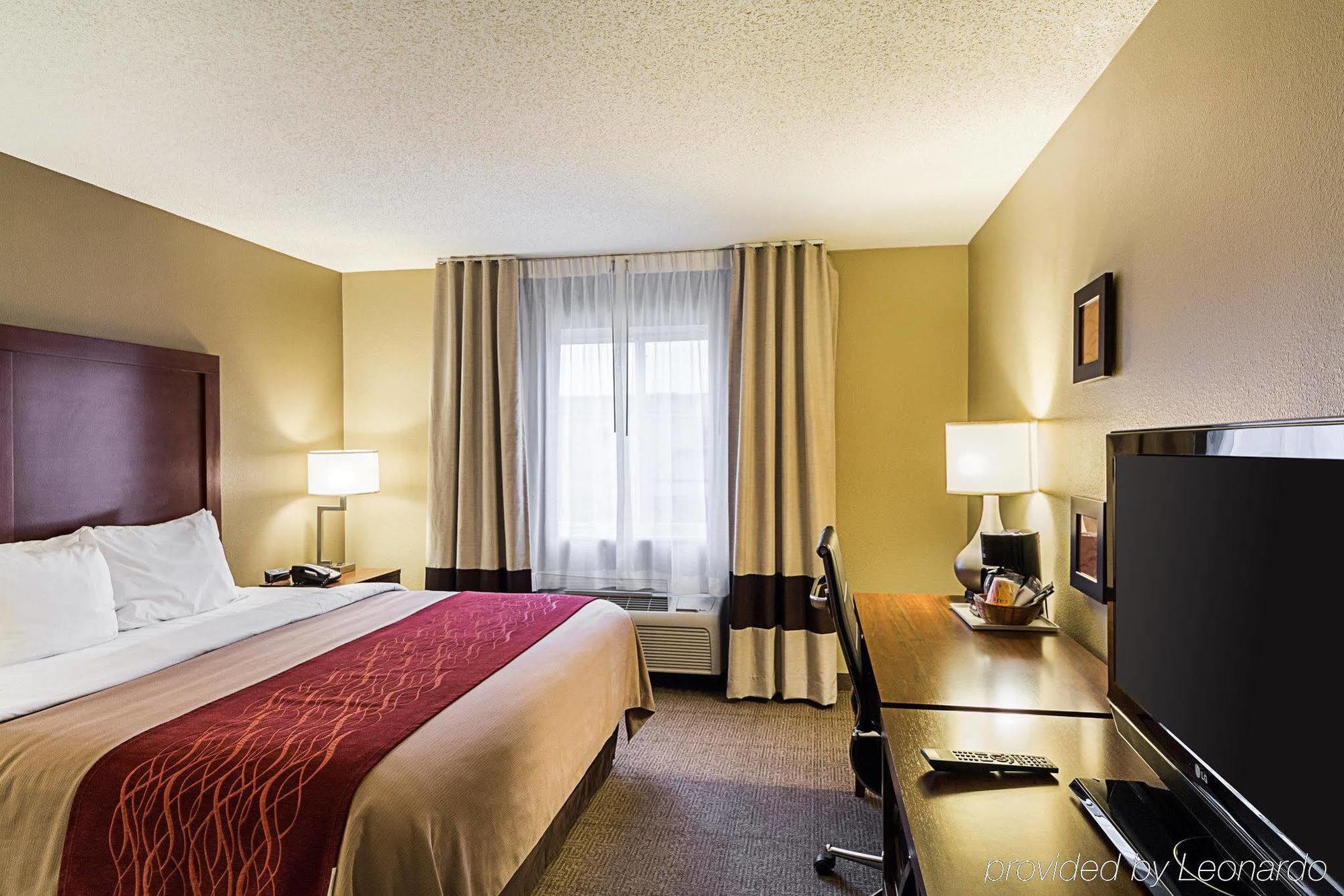 וויצ'יטה Comfort Inn East מראה חיצוני תמונה