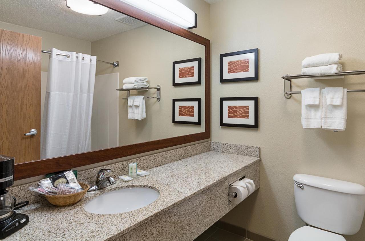 וויצ'יטה Comfort Inn East מראה חיצוני תמונה